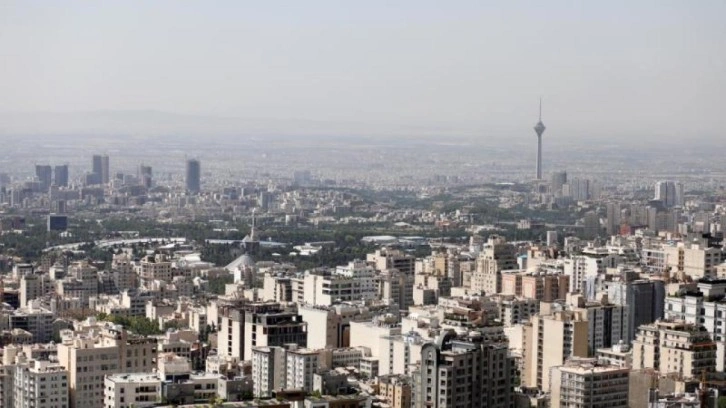 Yaptırımlar ve yetersiz altyapı Tahran'ın belini büktü! 700 banka elektriksiz kaldı!