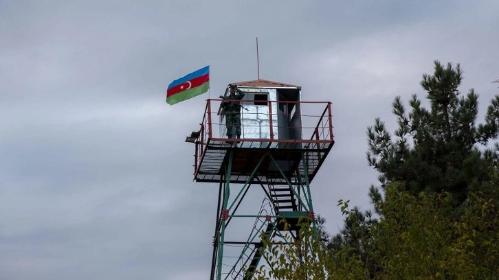 Yasa dışı Ermeni g&uuml;&ccedil;lerin d&ouml;şediği mayına basan Azerbaycan askeri yaralandı