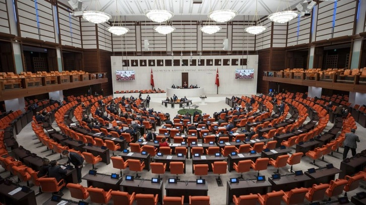 Yeminden &ouml;nce yeni kabine a&ccedil;ıklanacak! Kimler bakan oluyor?