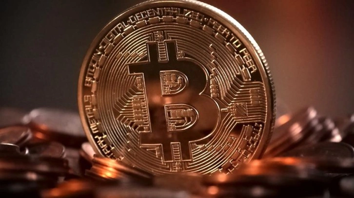 Yeniden yükselen Bitcoin&apos;e Fed darbesi! Amiral kripto para sert düştü