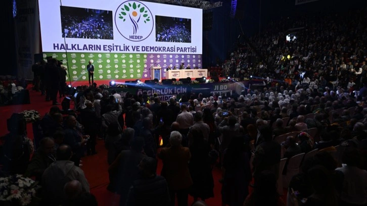 Yeşil Sol Parti kongresinde &Ouml;calan posteri a&ccedil;an ş&uuml;pheli tutuklandı!