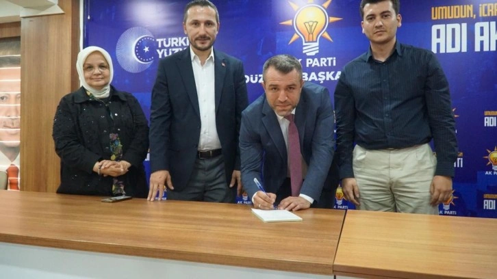 YRP’den istifa eden Uğur Gürsoy AK Parti’ye katıldı