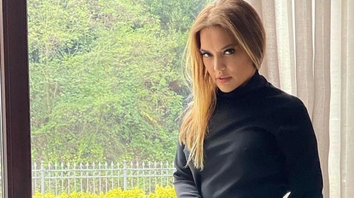 Zam paylaşımıyla gündem olan Demet Akalın kendisine