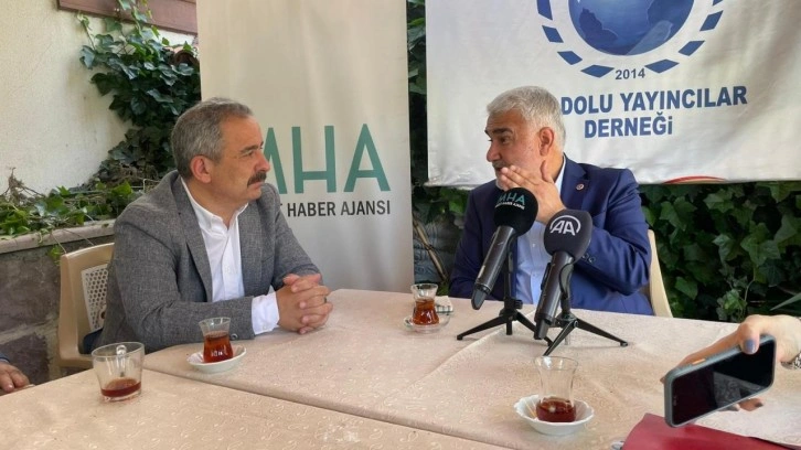 Zekeriya Yapıcıoğlu: 85 milyonun bayrağı hepimizin bayrağı!