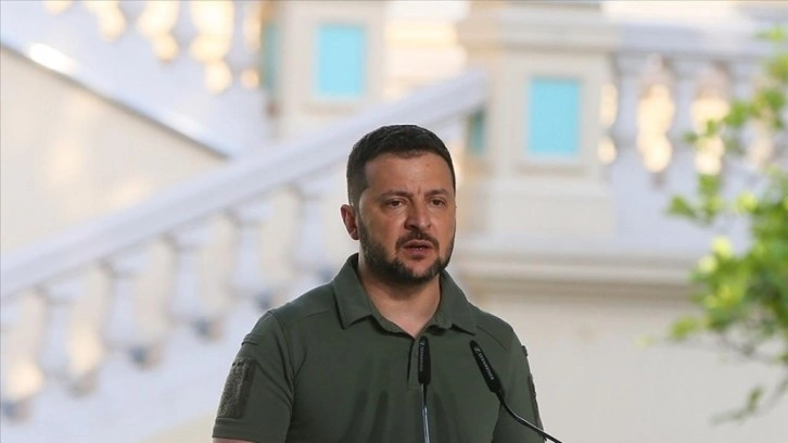 Zelenskiy, yolsuzluk nedeniyle t&uuml;m b&ouml;lge askeri komiserlerini g&ouml;revden aldı