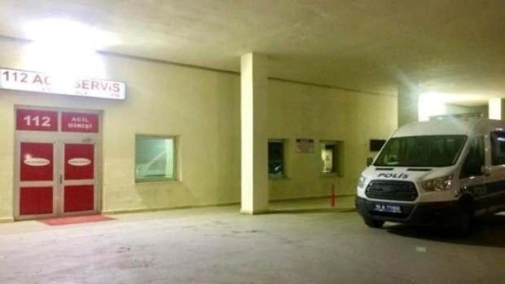 Zihinsel engelli bir kişi tarafından bı&ccedil;aklanan yaşlı adam ağır yaralandı