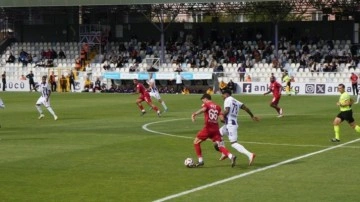 1. Lig'de dramatik maç! 90'da penaltı kaçtı, 3 puan elden kaydı