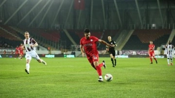 10 yıl Trabzonspor'da oynamıştı: 3. Lig'in şampiyonuna imzayı attı