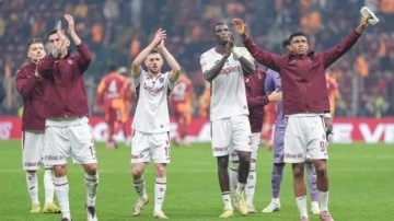 11 kişi çıktıkları sahada 2 futbolcuyla 21 puan topladılar