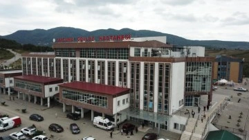 16 yaşındaki kız çocuğu karın ağrısıyla hastaneye gitti, ölü doğum yaptı!
