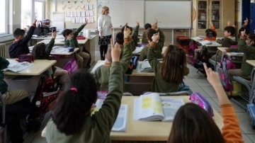 18 milyon öğrenci yarın ders başı yapacak!
