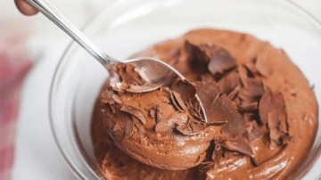 2 malzemeli &ccedil;ikolatalı mousse tarifi, nasıl yapılır?