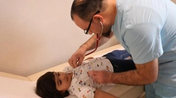 200 binde bir görülen hastalık! 2 yaşındaki çocuğun göğüs boşluğu bağırsakla doldu!