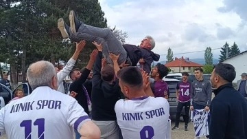 246 kişilik köyün takımı bir ilki başardı: Genci yaşlısı sokaklara döküldü