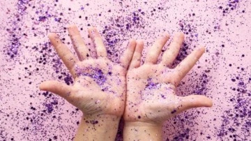 3 farklı y&ouml;ntem ile: Giysilere yapışan sim nasıl temizlenir?