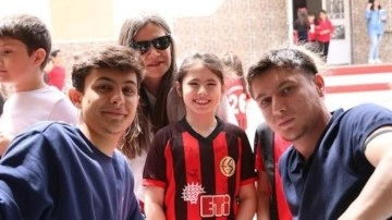 3. Lig'e çıkan Süper Lig efsanesinin oyuncuları öğrencilerle buluştu