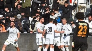 3. Lig'e düştüler! 111 yıllık kulüp sıkıntıda, futbolcular ayaklandı