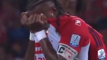 39 yaşındaki Hugo Rodallega, gözyaşlarıyla şampiyonluk hediye etti