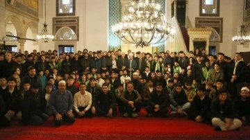 52 ilde 3 bin 200 liseli genç, sabah namazında buluştu