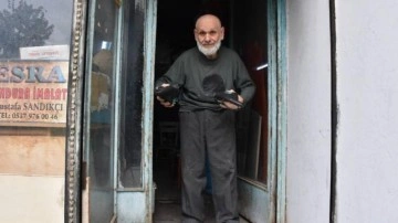60 yıldır el emeğiyle deri ayakkabı imal ediyor
