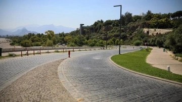 95 yılın sıcaklık rekoru kırıldı, sokaklar bomboş kaldı