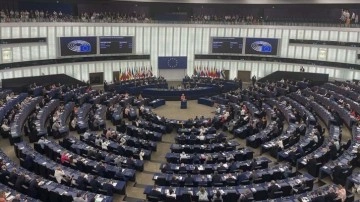 AB Komisyonu Başkanı von der Leyen hakkındaki gensoru reddedildi.