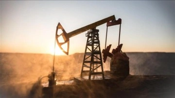 ABD petrol fiyatı tahminini bu yıl için yükseltti!