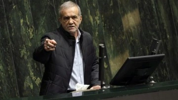 ABD tehdidine karşı kritik telefon... Pezeşkiyan'dan Maduro'ya tam destek