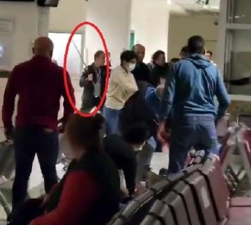 Acil serviste bı&ccedil;akla taşkınlık: Adli işlem başlatıldı!