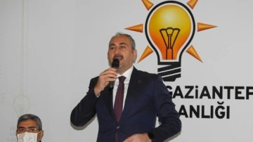 Adalet Eski Bakanı Abdulhamit G&uuml;l'den makam a&ccedil;ıklaması