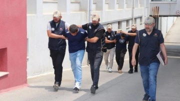 Adana'da aranan 2 firari FETÖ hükümlüsü yakalandı