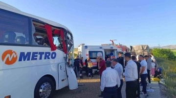 Afyonkarahisar'da zincirleme kaza: 24 yaralı