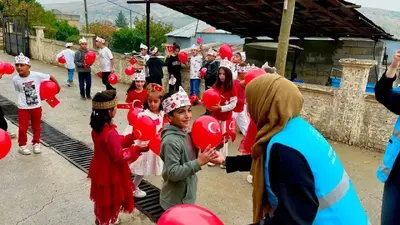 Öğrenciler Cumhuriyet Coşkusunu Çocuklarla Paylaştı