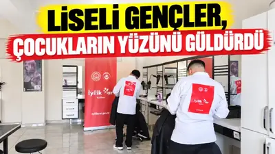 Liseli gençler, çocukların yüzünü güldürdü