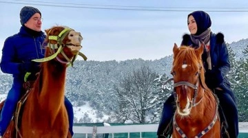 Ali Babacan at &uuml;st&uuml;nde akaryakıt fiyatlarını eleştirdi, Aile Bakanı Yanık'tan yanıt gecikmedi