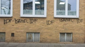 Almanya'da Türk camilerine çirkin saldırı... Cemaat sabah namazında şoke oldu