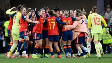 Almanya'yı 3 golle devirdiler! İspanya şampiyon oldu