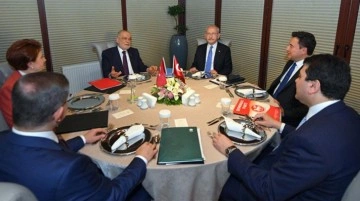 Altılı masada oturan Babacan ve Kılı&ccedil;daroğlu m&uuml;lteciler konusunda ters d&uuml;şt&uuml;: M&uuml;mk&uuml;n değil