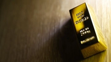 Altının ons fiyatı zayıf dolar ve ABD’de hükümetin kapanması riskiyle rekor yeniledi