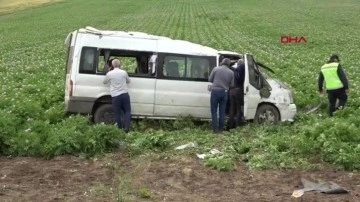 Amasya’da yolcu minibüsü takla attı: Ölü ve yaralılar var!