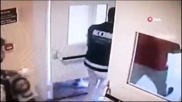 Ameliyat i&ccedil;in bı&ccedil;ak parası isteyen doktor tutuklandı