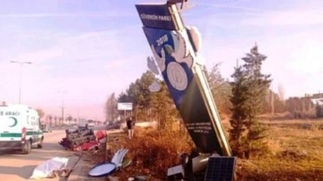 Ankara'da otomobil, direğe &ccedil;arpıp takla attı: 1 &ouml;l&uuml;, 4 yaralı