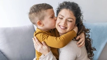 Anneler G&uuml;n&uuml; mesajı ve kutlama s&ouml;zleri: Anneler G&uuml;n&uuml; hediyesi se&ccedil;enekleri neler?