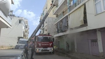 Antalya'da 4 katlı binada yangın paniği!