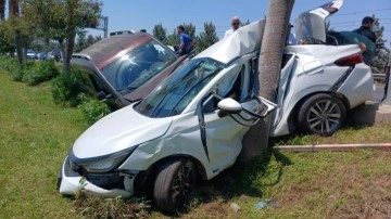 Antalya'da feci kaza: Önce 3 araca ardından sivil polis aracına çarptı