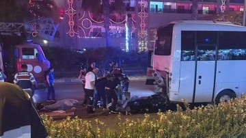 Antalya’da motosiklet, midibüse çarptı! 2 kişi öldü