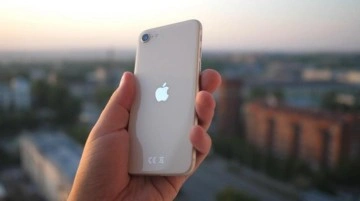 Apple, yeni iPhone SE modelini tanıttı! İşte T&uuml;rkiye fiyatı