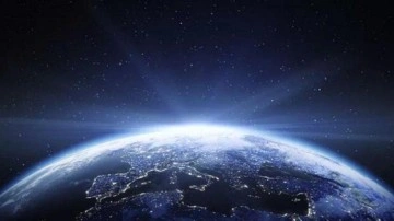 Ay ışığıyla aydınlanan D&uuml;nya uzaydan nasıl g&ouml;r&uuml;n&uuml;yor? ISS'den fotoğraf geldi