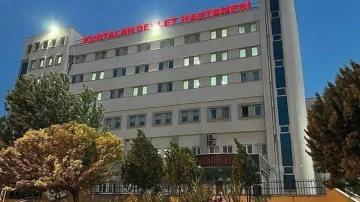 Ayağını arı soktu zannetti! Telefonun ışığını tutunca gerçek bambaşka çıktı