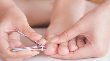 Ayak tırnak batması nasıl ge&ccedil;er? Ge&ccedil;meyen tırnak batması neden olur?